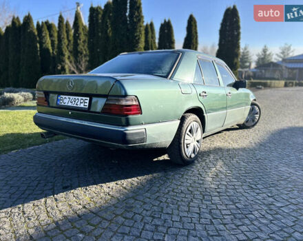 Зеленый Мерседес Е-Класс, объемом двигателя 2.6 л и пробегом 350 тыс. км за 2249 $, фото 2 на Automoto.ua