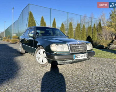 Зеленый Мерседес Е-Класс, объемом двигателя 2.6 л и пробегом 350 тыс. км за 2249 $, фото 1 на Automoto.ua