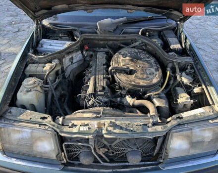 Зеленый Мерседес Е-Класс, объемом двигателя 2.6 л и пробегом 350 тыс. км за 2349 $, фото 9 на Automoto.ua