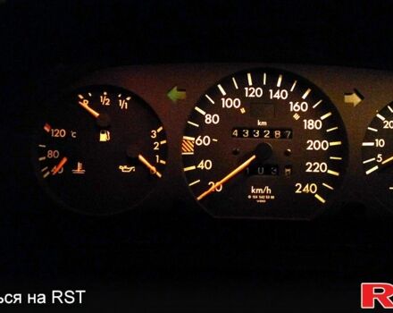 Зеленый Мерседес Е-Класс, объемом двигателя 3 л и пробегом 350 тыс. км за 900 $, фото 3 на Automoto.ua