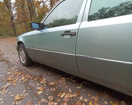 Зеленый Мерседес Е-Класс, объемом двигателя 2.5 л и пробегом 560 тыс. км за 2500 $, фото 7 на Automoto.ua