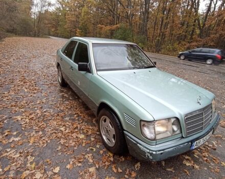 Зеленый Мерседес Е-Класс, объемом двигателя 2.5 л и пробегом 560 тыс. км за 2500 $, фото 1 на Automoto.ua