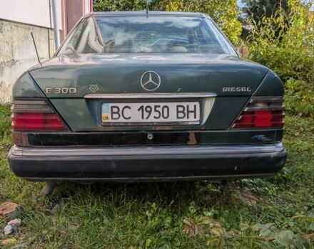Зеленый Мерседес Е-Класс, объемом двигателя 3 л и пробегом 700 тыс. км за 900 $, фото 8 на Automoto.ua
