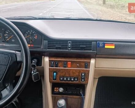 Зелений Мерседес Е-Клас, об'ємом двигуна 2.2 л та пробігом 549 тис. км за 3200 $, фото 6 на Automoto.ua