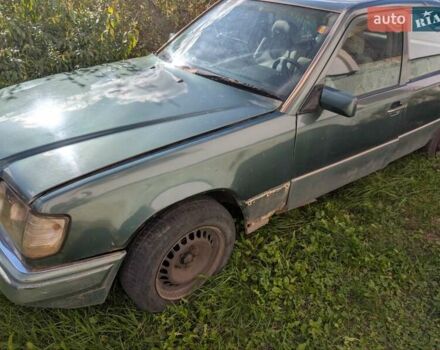 Зеленый Мерседес Е-Класс, объемом двигателя 3 л и пробегом 700 тыс. км за 900 $, фото 7 на Automoto.ua