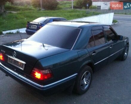 Зеленый Мерседес Е-Класс, объемом двигателя 2.2 л и пробегом 436 тыс. км за 4300 $, фото 1 на Automoto.ua