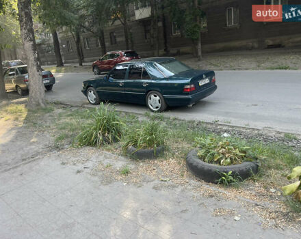 Зеленый Мерседес Е-Класс, объемом двигателя 4.2 л и пробегом 360 тыс. км за 8000 $, фото 4 на Automoto.ua