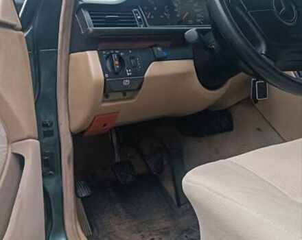 Зелений Мерседес Е-Клас, об'ємом двигуна 2.2 л та пробігом 549 тис. км за 3200 $, фото 2 на Automoto.ua