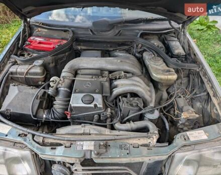 Зеленый Мерседес Е-Класс, объемом двигателя 3 л и пробегом 700 тыс. км за 900 $, фото 6 на Automoto.ua