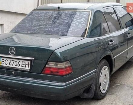 Зеленый Мерседес Е-Класс, объемом двигателя 2 л и пробегом 460 тыс. км за 3450 $, фото 5 на Automoto.ua