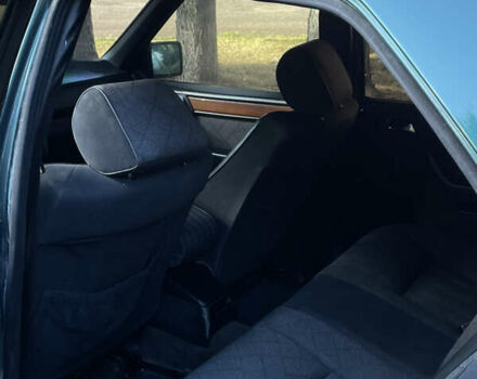 Зеленый Мерседес Е-Класс, объемом двигателя 2.2 л и пробегом 419 тыс. км за 2600 $, фото 11 на Automoto.ua