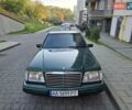 Зелений Мерседес Е-Клас, об'ємом двигуна 3.2 л та пробігом 325 тис. км за 4300 $, фото 8 на Automoto.ua
