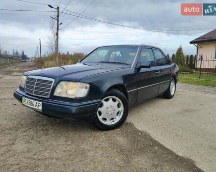 Зеленый Мерседес Е-Класс, объемом двигателя 2 л и пробегом 500 тыс. км за 2300 $, фото 11 на Automoto.ua