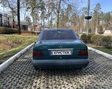Зеленый Мерседес Е-Класс, объемом двигателя 3 л и пробегом 200 тыс. км за 4700 $, фото 14 на Automoto.ua