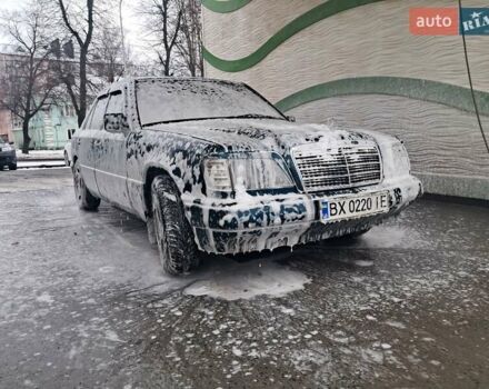 Зелений Мерседес Е-Клас, об'ємом двигуна 2 л та пробігом 366 тис. км за 3600 $, фото 6 на Automoto.ua