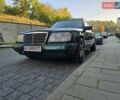 Зелений Мерседес Е-Клас, об'ємом двигуна 3.2 л та пробігом 325 тис. км за 4300 $, фото 9 на Automoto.ua