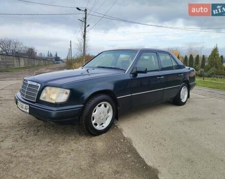 Зеленый Мерседес Е-Класс, объемом двигателя 2 л и пробегом 500 тыс. км за 2300 $, фото 1 на Automoto.ua