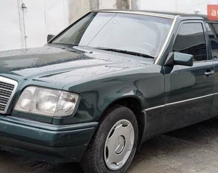 Зеленый Мерседес Е-Класс, объемом двигателя 2 л и пробегом 460 тыс. км за 3450 $, фото 6 на Automoto.ua