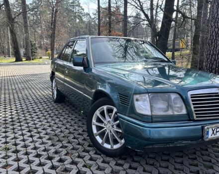 Зеленый Мерседес Е-Класс, объемом двигателя 3 л и пробегом 200 тыс. км за 4700 $, фото 1 на Automoto.ua