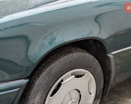 Зеленый Мерседес Е-Класс, объемом двигателя 2 л и пробегом 460 тыс. км за 3450 $, фото 13 на Automoto.ua