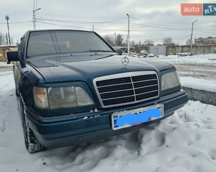 Зелений Мерседес Е-Клас, об'ємом двигуна 2 л та пробігом 366 тис. км за 3600 $, фото 7 на Automoto.ua