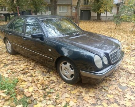 Мерседес Е-Клас 1995 у Сумах на Automoto.ua Зелений Мерседес Е-Клас, об'ємом двигуна 3.2 л та пробігом 30 тис. км за 2500 $, фото 3 на Automoto.ua