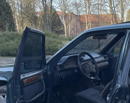 Зеленый Мерседес Е-Класс, объемом двигателя 2.2 л и пробегом 419 тыс. км за 2150 $, фото 13 на Automoto.ua