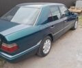 Зелений Мерседес Е-Клас, об'ємом двигуна 2.5 л та пробігом 620 тис. км за 3213 $, фото 1 на Automoto.ua