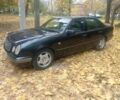 Мерседес Е-Клас 1995 у Сумах на Automoto.ua Зелений Мерседес Е-Клас, об'ємом двигуна 3.2 л та пробігом 30 тис. км за 2500 $, фото 2 на Automoto.ua