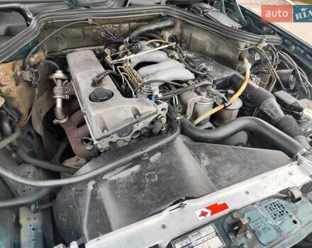 Зеленый Мерседес Е-Класс, объемом двигателя 2 л и пробегом 500 тыс. км за 2300 $, фото 17 на Automoto.ua