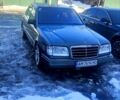Зеленый Мерседес Е-Класс, объемом двигателя 2.5 л и пробегом 195 тыс. км за 2500 $, фото 1 на Automoto.ua