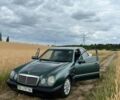Зеленый Мерседес Е-Класс, объемом двигателя 2 л и пробегом 490 тыс. км за 2400 $, фото 1 на Automoto.ua