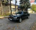 Зеленый Мерседес Е-Класс, объемом двигателя 2 л и пробегом 460 тыс. км за 2450 $, фото 1 на Automoto.ua