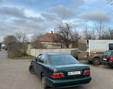 Зелений Мерседес Е-Клас, об'ємом двигуна 2.8 л та пробігом 196 тис. км за 2300 $, фото 4 на Automoto.ua