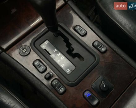 Зеленый Мерседес Е-Класс, объемом двигателя 3.2 л и пробегом 333 тыс. км за 2450 $, фото 9 на Automoto.ua