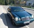 Зеленый Мерседес Е-Класс, объемом двигателя 2.4 л и пробегом 226 тыс. км за 3000 $, фото 1 на Automoto.ua