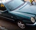 Зелений Мерседес Е-Клас, об'ємом двигуна 2.2 л та пробігом 300 тис. км за 3700 $, фото 1 на Automoto.ua
