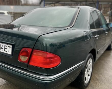 Зеленый Мерседес Е-Класс, объемом двигателя 4.2 л и пробегом 400 тыс. км за 3100 $, фото 5 на Automoto.ua