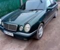 Зеленый Мерседес Е-Класс, объемом двигателя 2.3 л и пробегом 400 тыс. км за 3000 $, фото 1 на Automoto.ua