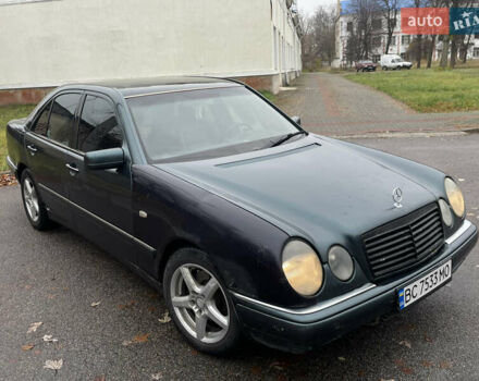 Зеленый Мерседес Е-Класс, объемом двигателя 3.2 л и пробегом 333 тыс. км за 2450 $, фото 4 на Automoto.ua