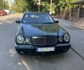 Зелений Мерседес Е-Клас, об'ємом двигуна 2.9 л та пробігом 300 тис. км за 2000 $, фото 1 на Automoto.ua