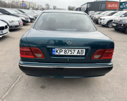 Зелений Мерседес Е-Клас, об'ємом двигуна 4.2 л та пробігом 250 тис. км за 3500 $, фото 9 на Automoto.ua