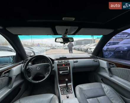 Зелений Мерседес Е-Клас, об'ємом двигуна 4.2 л та пробігом 250 тис. км за 3500 $, фото 5 на Automoto.ua