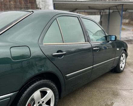 Зеленый Мерседес Е-Класс, объемом двигателя 4.2 л и пробегом 400 тыс. км за 3100 $, фото 3 на Automoto.ua