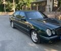 Зелений Мерседес Е-Клас, об'ємом двигуна 2.9 л та пробігом 300 тис. км за 2000 $, фото 1 на Automoto.ua
