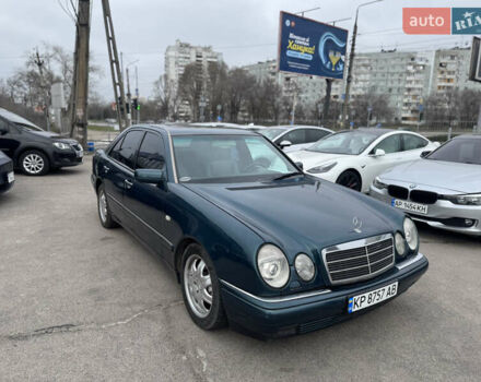 Зелений Мерседес Е-Клас, об'ємом двигуна 4.2 л та пробігом 250 тис. км за 3500 $, фото 2 на Automoto.ua