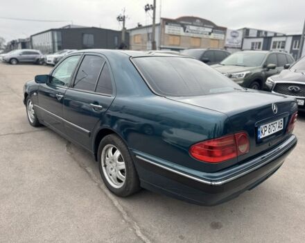 Зелений Мерседес Е-Клас, об'ємом двигуна 4.2 л та пробігом 250 тис. км за 3500 $, фото 7 на Automoto.ua