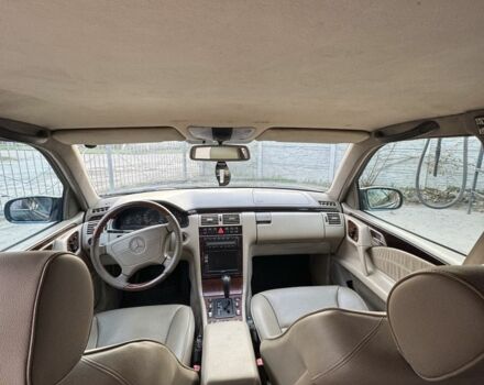 Зеленый Мерседес Е-Класс, объемом двигателя 4.3 л и пробегом 500 тыс. км за 3600 $, фото 5 на Automoto.ua