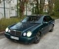 Зеленый Мерседес Е-Класс, объемом двигателя 2.8 л и пробегом 300 тыс. км за 2000 $, фото 1 на Automoto.ua