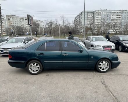 Зелений Мерседес Е-Клас, об'ємом двигуна 4.2 л та пробігом 250 тис. км за 3500 $, фото 3 на Automoto.ua